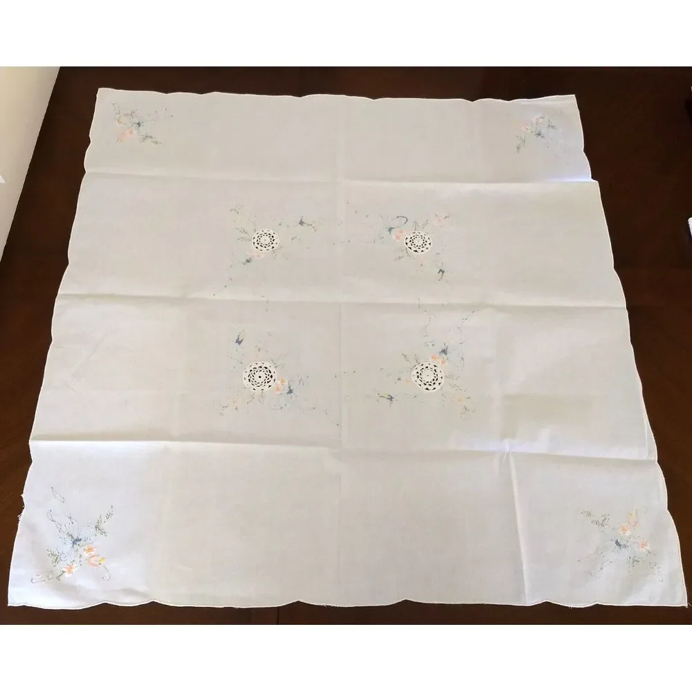 VTG Embroidered White Linen Floral Teacloth TABLECLOTH & 8‎ NAPKINS Scallop Edge